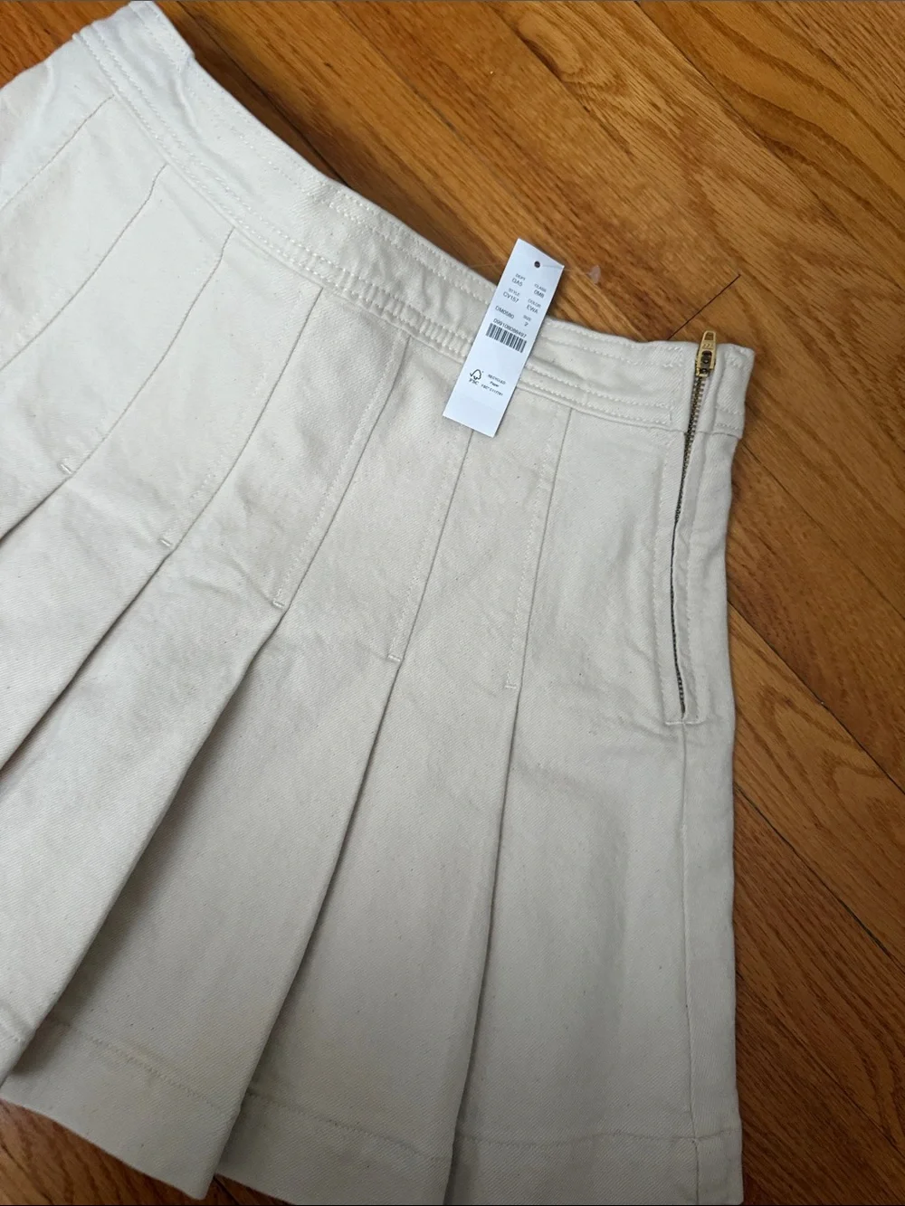 NWT j.crew ecru denim pleated skirt sz 2 - Picture 2 of 4